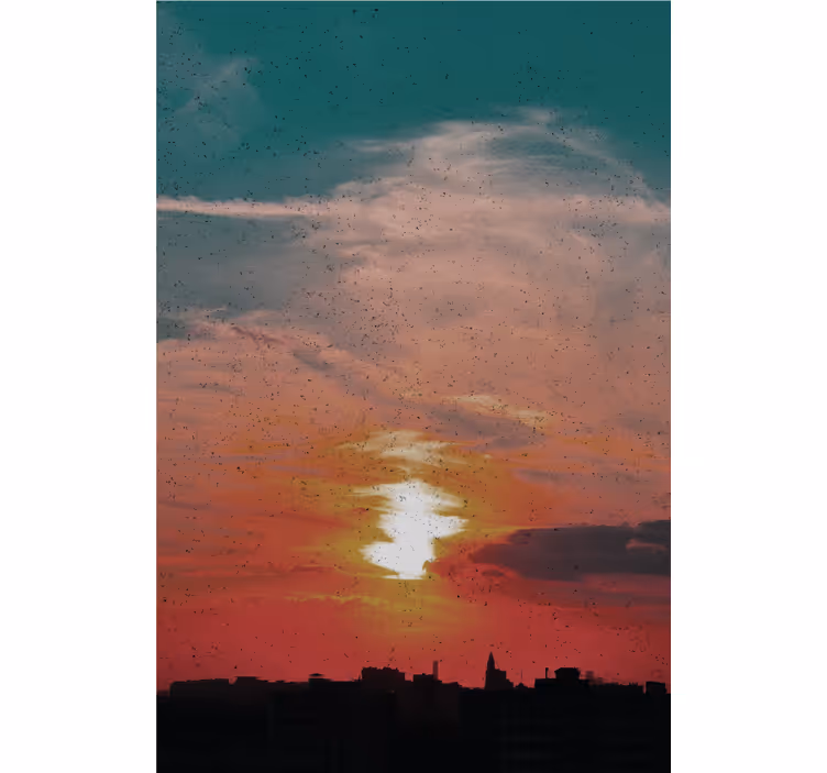 Solnedgang over byen rullegardin skyer - Tenstickers