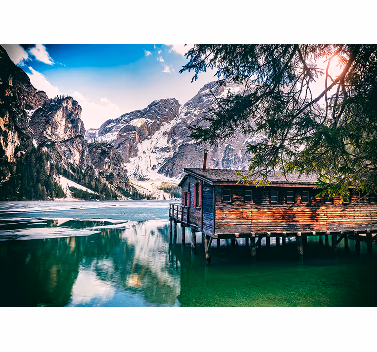 Braies innsjø fjellfototapet - Tenstickers