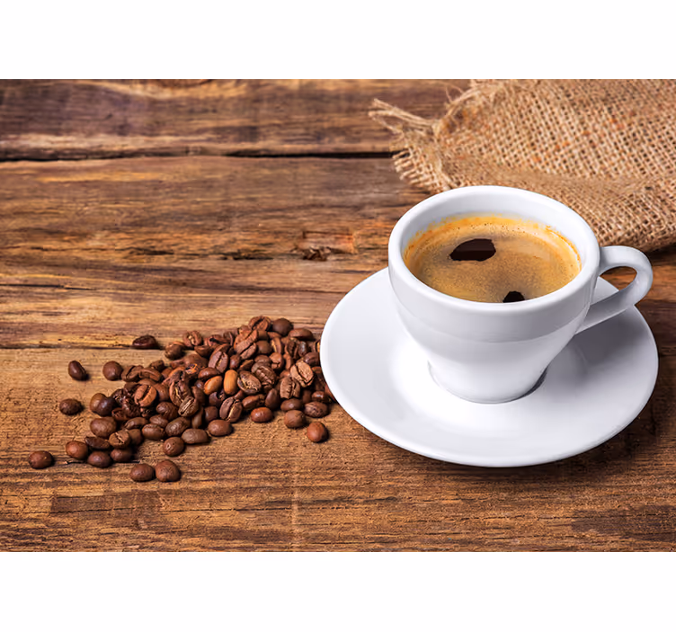 Kaffe på et trebord Fototapet vegg - Tenstickers