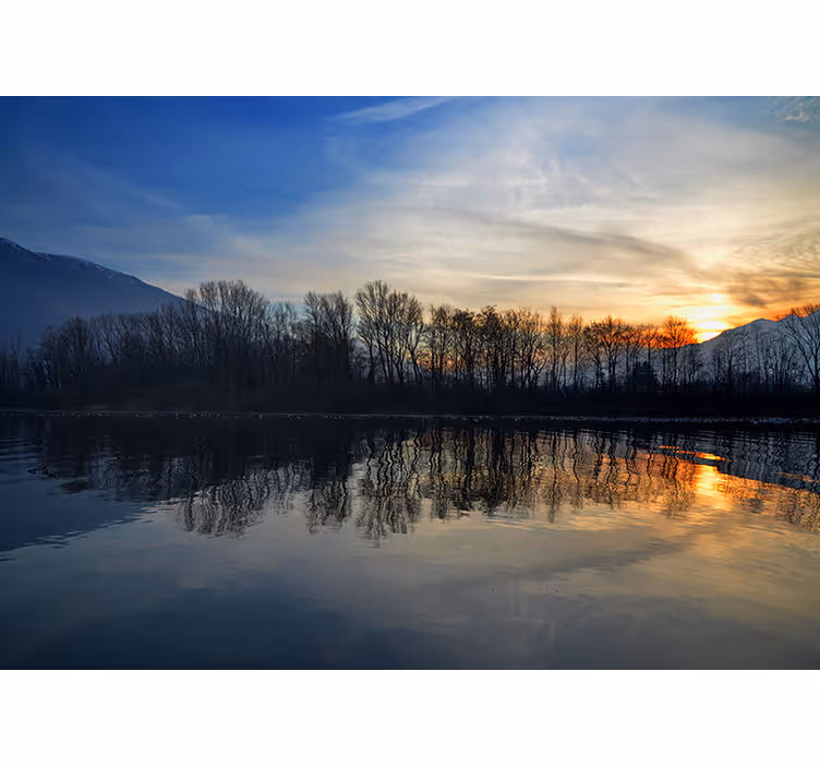 Rolig solnedgang ved innsjøen fototapet landskap - Tenstickers