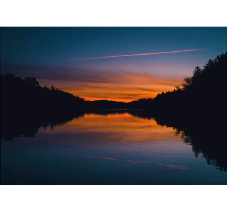 Fototapet landskap roelig innsjø solnedgang - Tenstickers