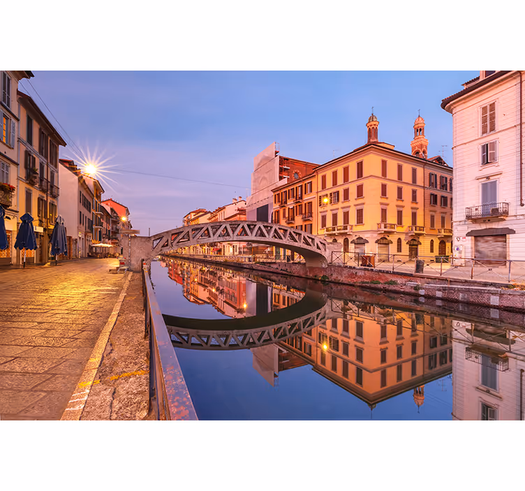 Fototapet byer milano kanalrefleksjoner - Tenstickers