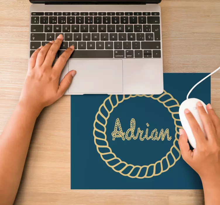 Personlig kappe og anker musematte med navn - Tenstickers