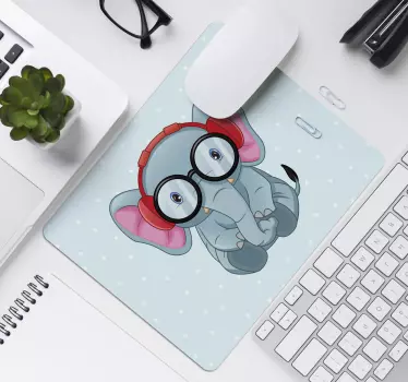 Elefant med briller og hodetelefoner musematte - Tenstickers