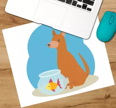 Musematte original lekende hund som ser på fisk - Tenstickers