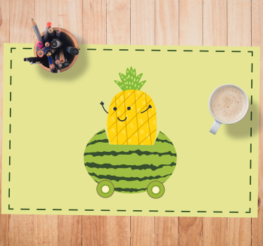Morsom ananas i en vannmelonbil spedbarns spisebrikke - Tenstickers