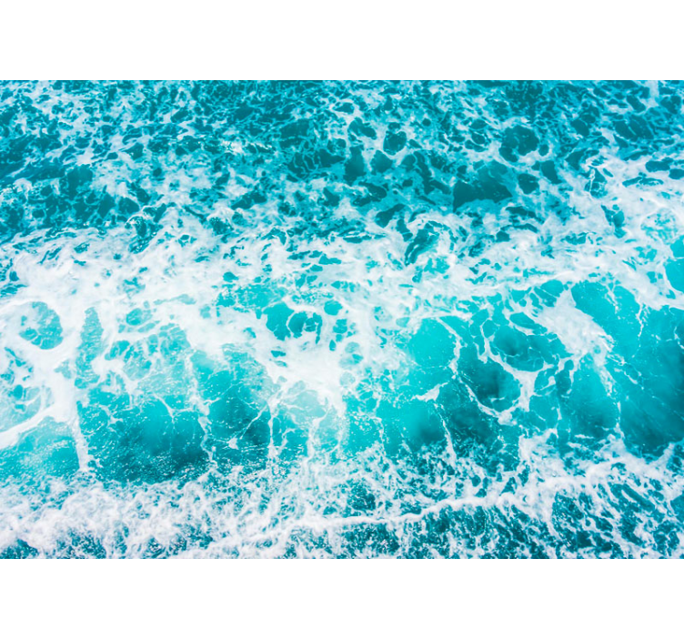 Fototapet sjø par som omfavner bølger - Tenstickers