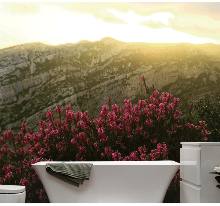 Fjell og rosa blomster fototapet på badet - Tenstickers