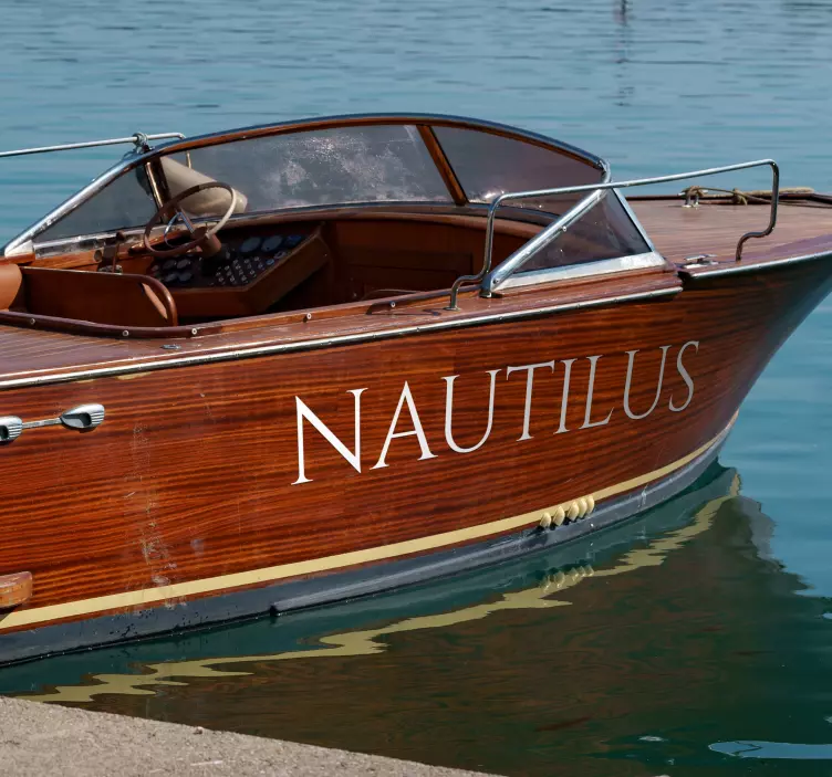 Latinsk typografi klistremerke med navn til båt - Tenstickers