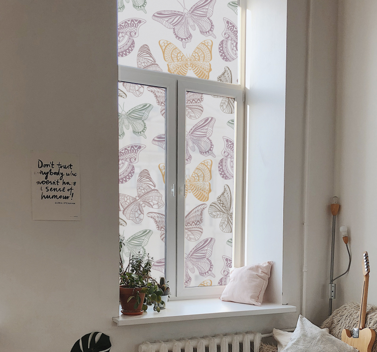 Farget klistremerke med dekorative sommerfugler - Tenstickers