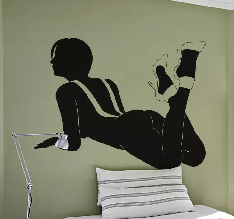 Jente i bukseseler silhuett klistremerke - Tenstickers