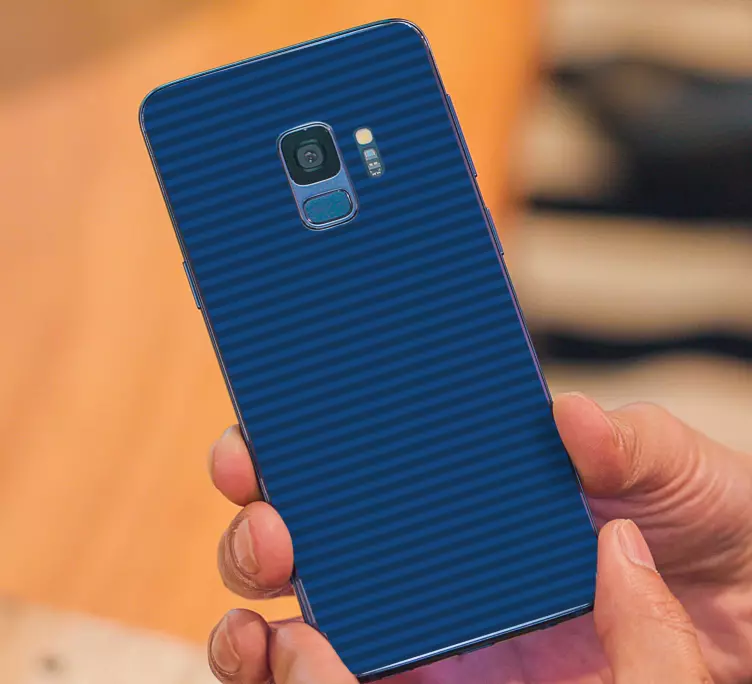 Stripet blått omslag Samsung klistremerke - Tenstickers