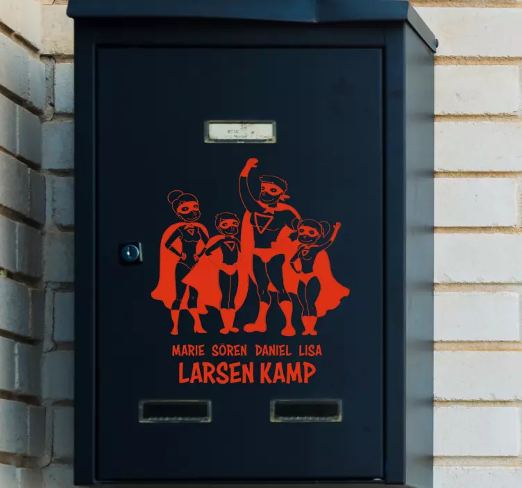 Personlig superheltfamilie postkasse klistremerke - Tenstickers