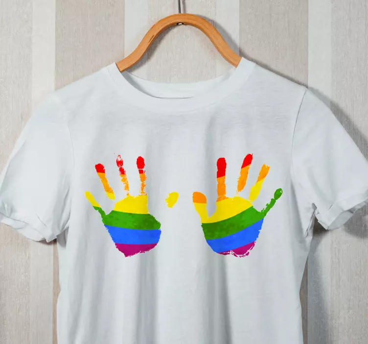 Pride day concept hender flagg tilpasset t-skjorte - Tenstickers