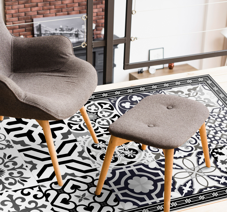 Svart sement haler fliser teppe - Tenstickers